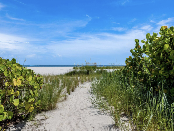 Family Friendly Complex in Sanibel Located on the Beach